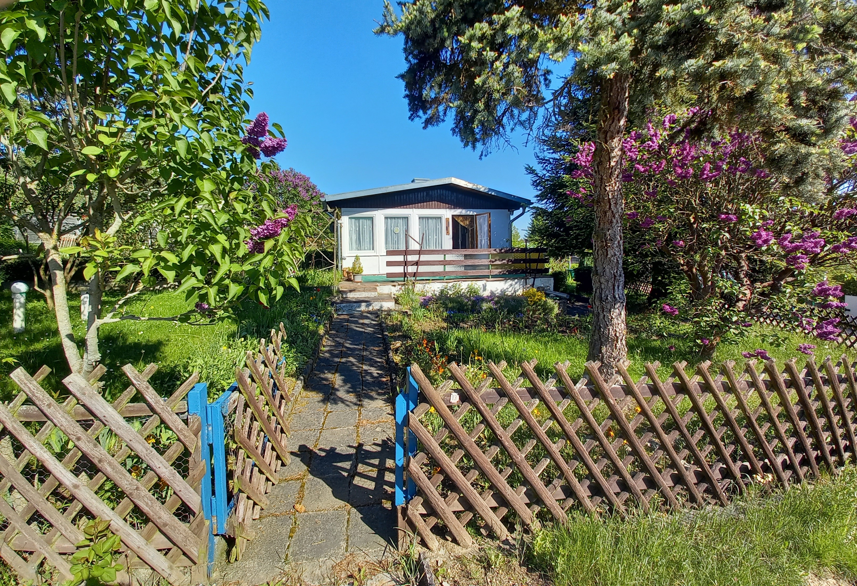 Foto - Gesamtansicht Südseite