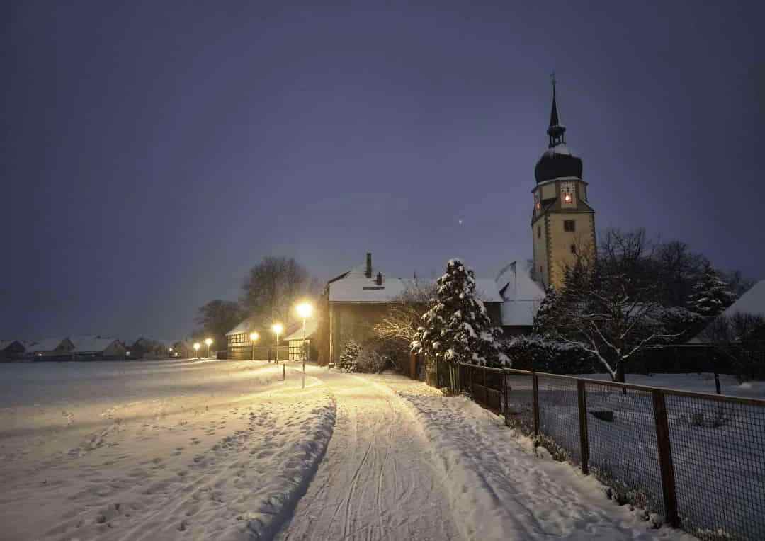 Foto - Winterliches Idyll im Ort des Baugrundstücks